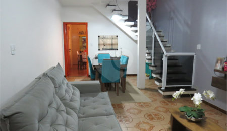 Sobrado à venda com 3 quartos em Vila Bertioga, São Paulo, SP