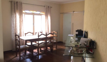Casa à venda com 3 quartos, sendo 1 suíte, em Jardim Trussardi, São Paulo, SP