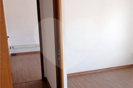 SALA COMERCIAL 55m2 Á VENDA NA VILA MARIANA (LADO DIREITO)