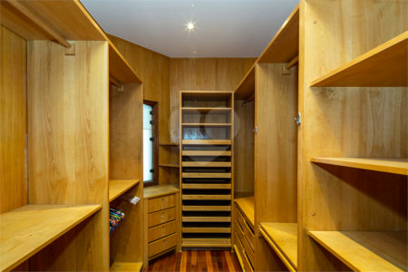 Casa à venda com 4 suítes no condomínio Chácara Flora, São Paulo - SP