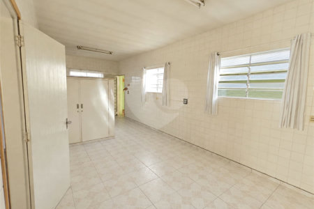 Casa Térrea Charmosa e Espaçosa na Vila Prado: Conforto, Praticidade e Próxima ao Centro!