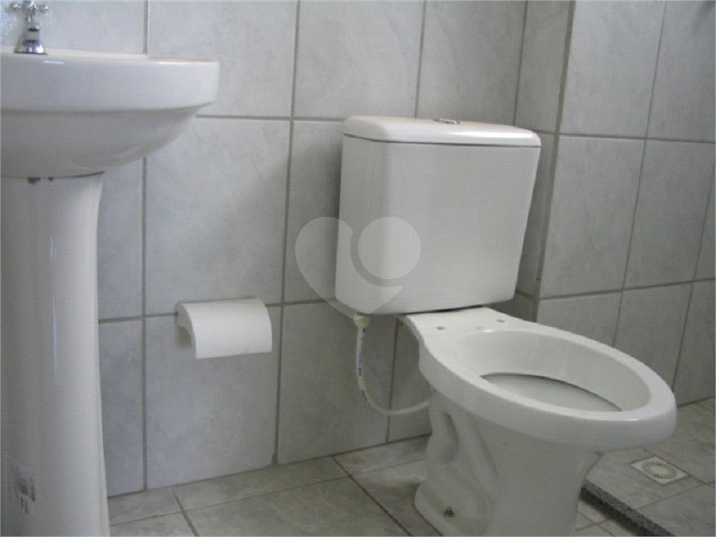Apartamento no Condomínio Residencial Jardim das Torres.