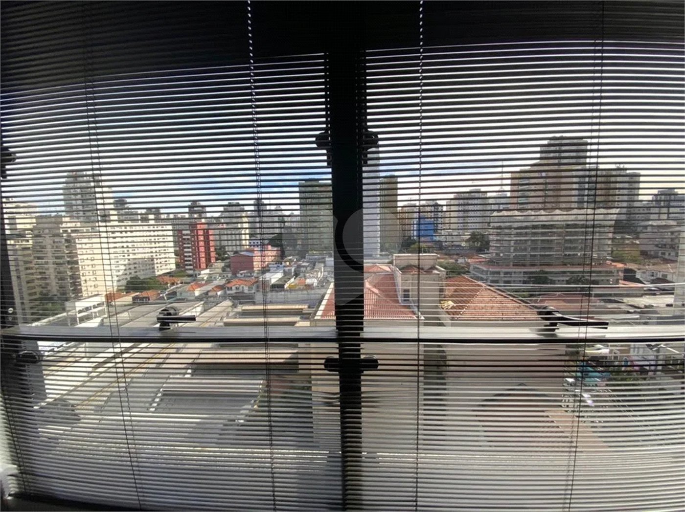 SALA COMERCIAL PARA LOCAÇÃO COM 57m2 NA VILA MARIANA/METRÔ