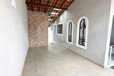 Casa térrea para venda com 02 dormitórios e 02 vagas de garagem em Atibaia