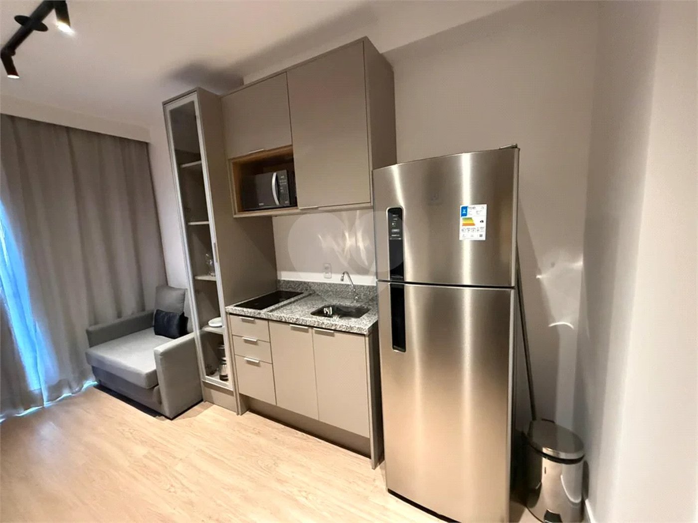 Studio HIS2 mobiliado 38m² na Liberdade, lazer completo, pronto para morar.