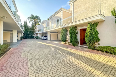 Casa à venda com 4 quartos, sendo 2 suítes, no condomínio Stephanie, São Paulo - SP