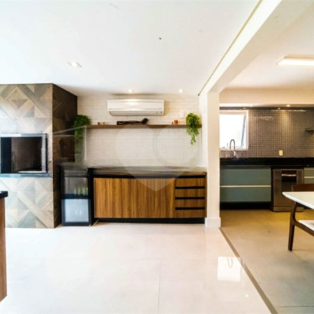 Apartamento na Mooca com 204m² com sacada gourmet com 4 suítes e 4 vagas condominio clube Aceita Permuta