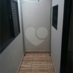 Casa térrea com 2 dormitórios.