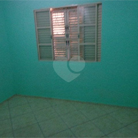 Casa Térrea com 2 dormitórios.