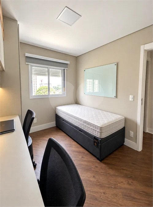 Apartamento de 106 m² no Auge Home Resort, porteira fechada, com 3 dormitórios, 1 suíte, varanda gourmet, 2 vagas, depósito e lazer completo.