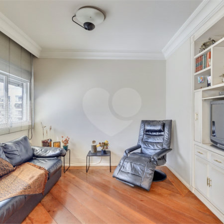 Apartamento à venda com 3 suítes em Campo Belo, São Paulo, SP
