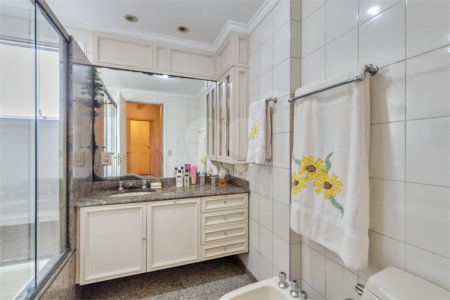 Apartamento à venda com 3 suítes em Campo Belo, São Paulo, SP