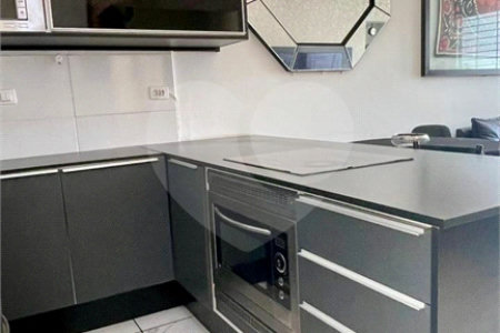Casa Térrea à Venda com 3 dormitórios em Atibaia/SP