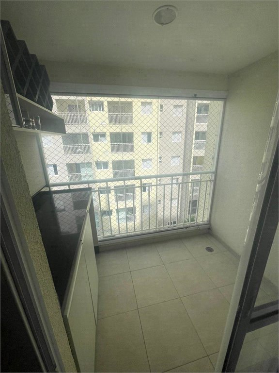 Apartamento com 03 dormitórios no Cambuci.
