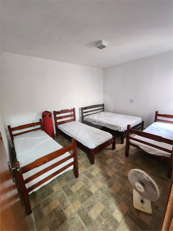 Casa à Venda - Estância Lagoa Dourada, Brotas-SP