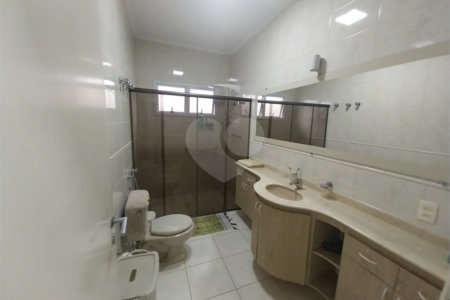 Casa Térrea Disponível para Locação e Venda no Condomínio Vilaggio Capriccio