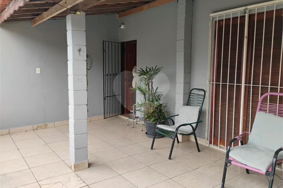 Vende-se casa na Vila Santa Catarina - Excelente oportunidade para investimento e geração de renda