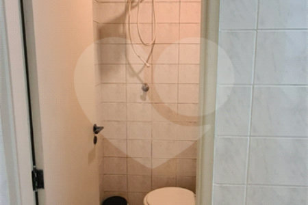 Apartamento para venda e locação de 130m² no Jardim Paulista com 2 suítes e 2 vagas.