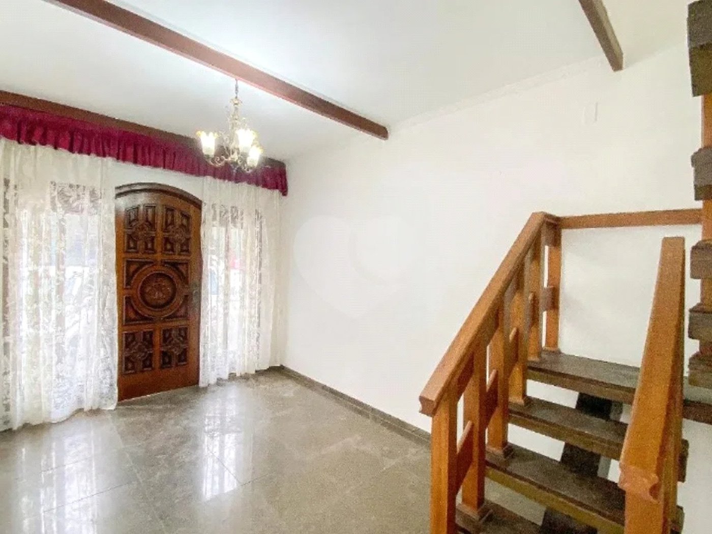 Sobrado com 400m² , 3 dormitórios , sendo 2 suítes , 3 vagas , à venda no centro de Santo André.