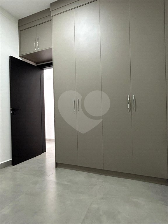 Casa térrea 3 quartos 1 suíte no residencial Terra dos Buritis