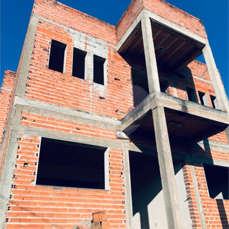 Imóvel em construção bem localizado