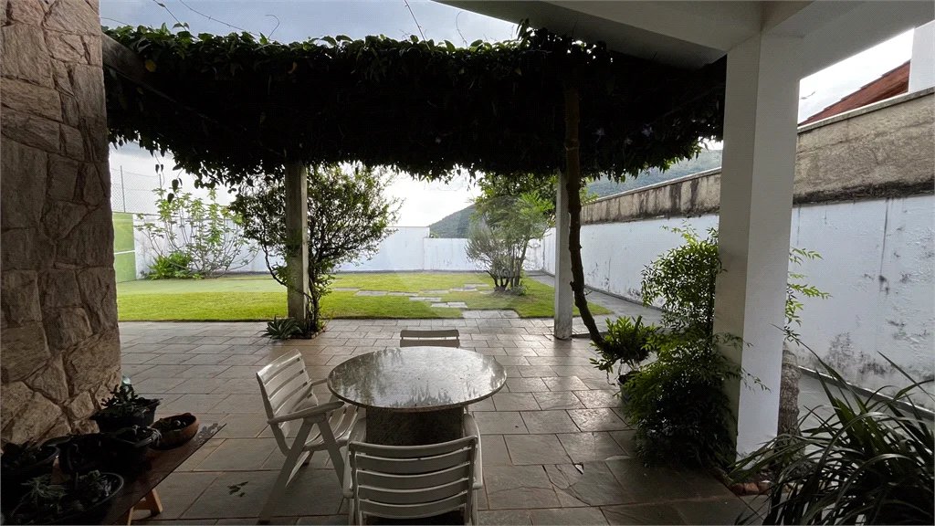 Casa à venda com 3 quartos, sendo 1 suíte, em Jardim Dos Estados, Poços de Caldas - MG