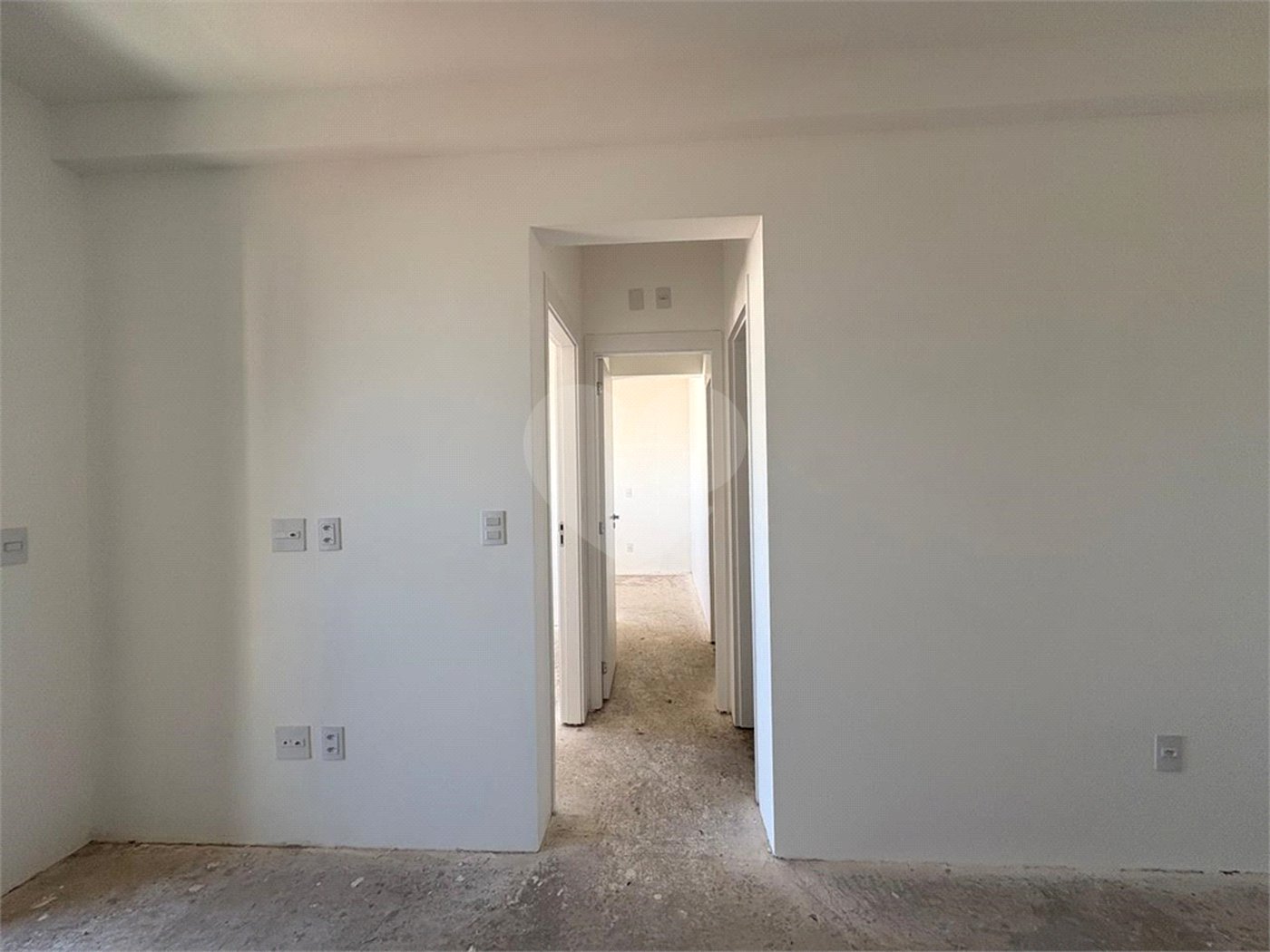 Apartamento no IRINEU MASSARI á venda