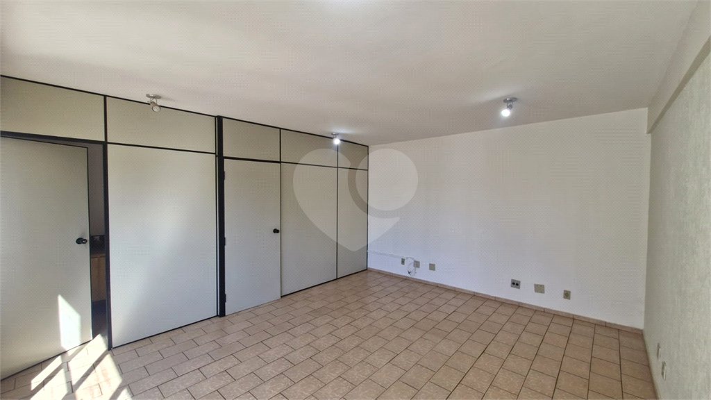 Sala Comercial à Venda no Edifício Luciano Zanollo – São Carlos/SP