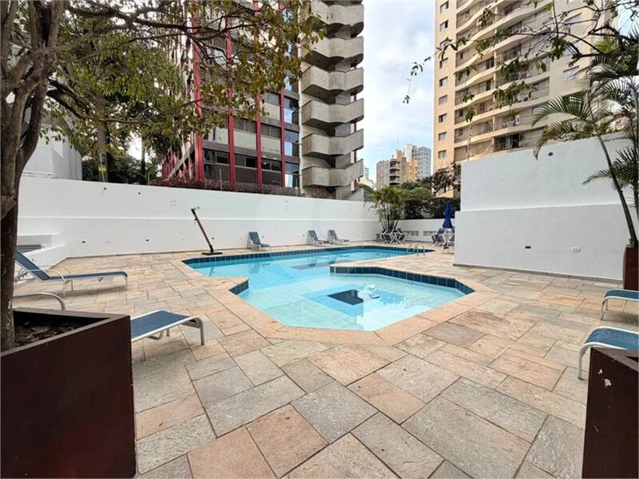 Apartamento com 1 dormitório com 1 vaga de garagem