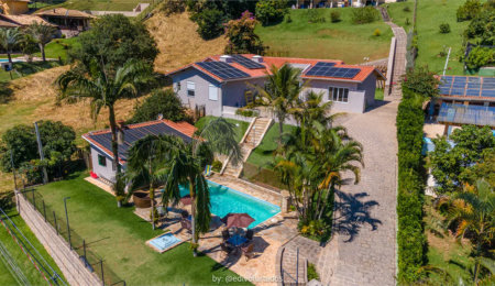 Casa à venda com 4 suítes no condomínio Vale da Santa Fé, Vinhedo - SP