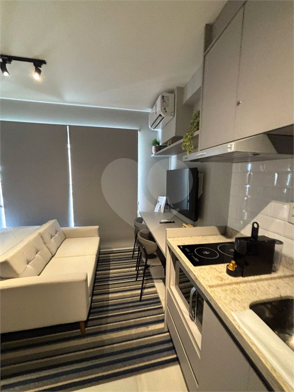 Studio mobiliado em andar alto com lazer completo em Indianópolis