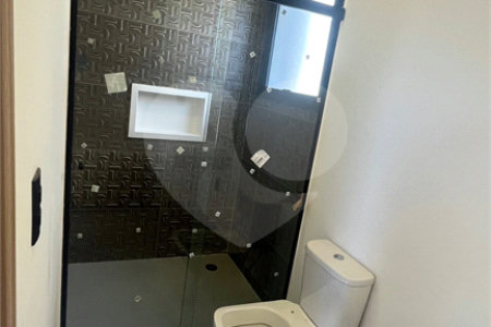 Casa Assobradada com 3 suítes na Vila Thais em Atibaia