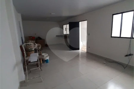 Sobrado á Venda no Ipiranga, 3 dormitórios, 2 vagas na garagem, reformado