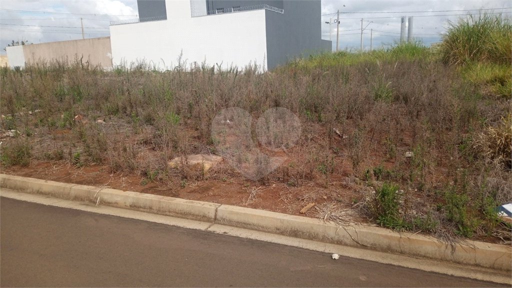 Lote no Jardim do Bosque, aceita financiamento ou aquisição de terreno e construção .