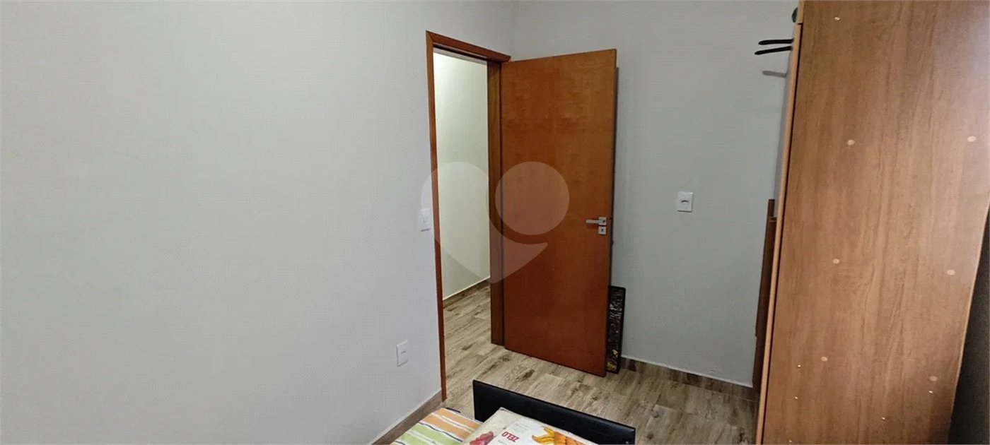 Casa Nova (Apenas 2 Anos) com Suíte: Conforto, Segurança e Localização Privilegiada!