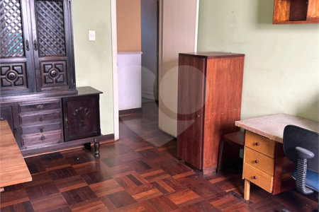 Casa à venda com 3 quartos, sendo 1 suíte, em Interlagos, São Paulo, SP