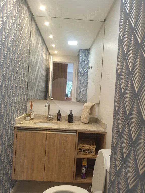 Apartamento 3 dormitórios, região do Campo Belo. Condomínio com laser completo.