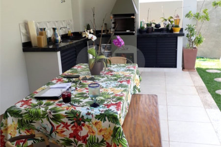 Casa térrea no Condomínio Reserva dos Vinhedos - Louveira / SP.