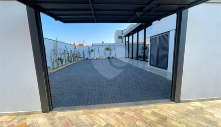 Casa à venda com 3 suítes no condomínio Terra dos Buritis, Ibaté - SP