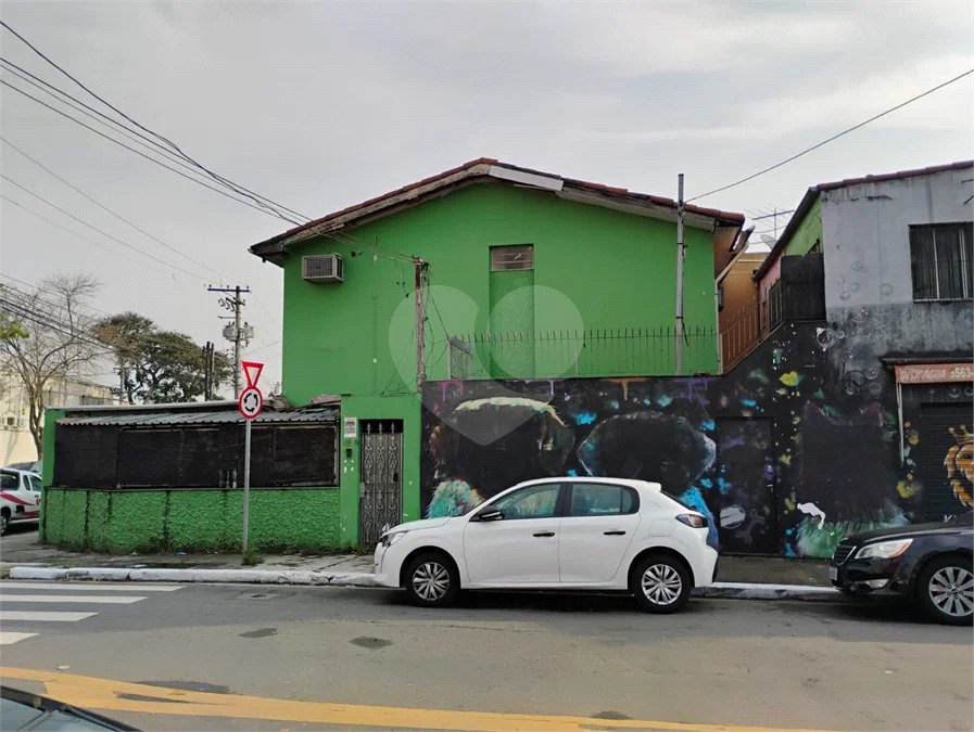 Sobrado na Vila Santa Catarina — 121 m² | Esquina Estratégica