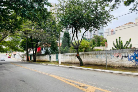 Terreno em Campo Belo