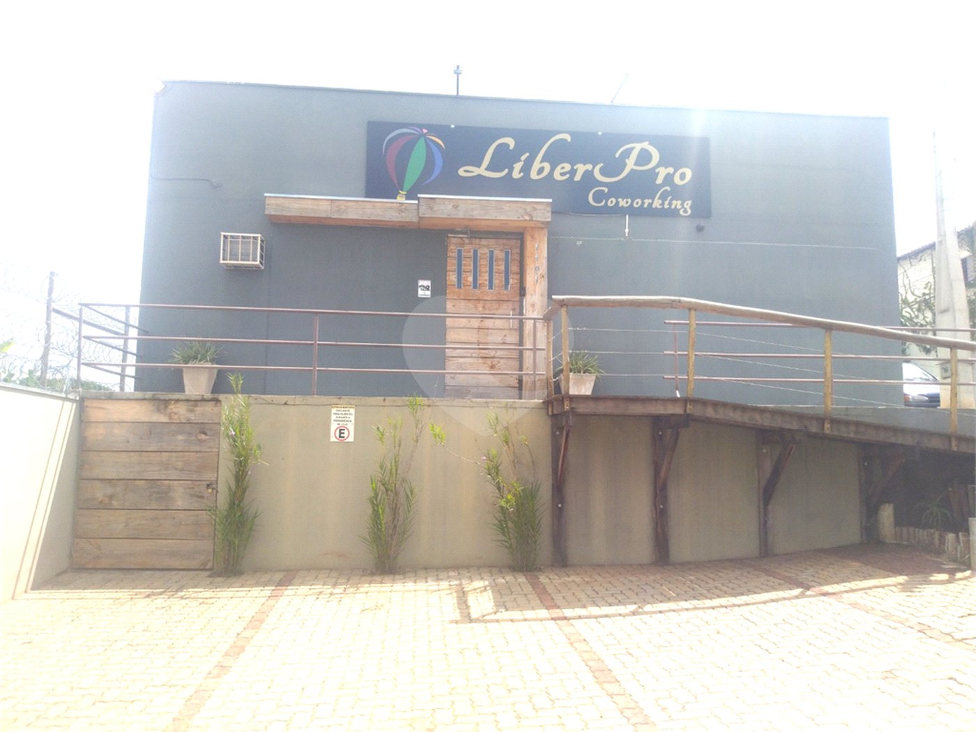 Imóvel + Ponto Comercial com rendimentos em Rua Movimentada de São Carlos