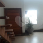 Sobrado à Venda no Condomínio Picollo Villagio com mobilha