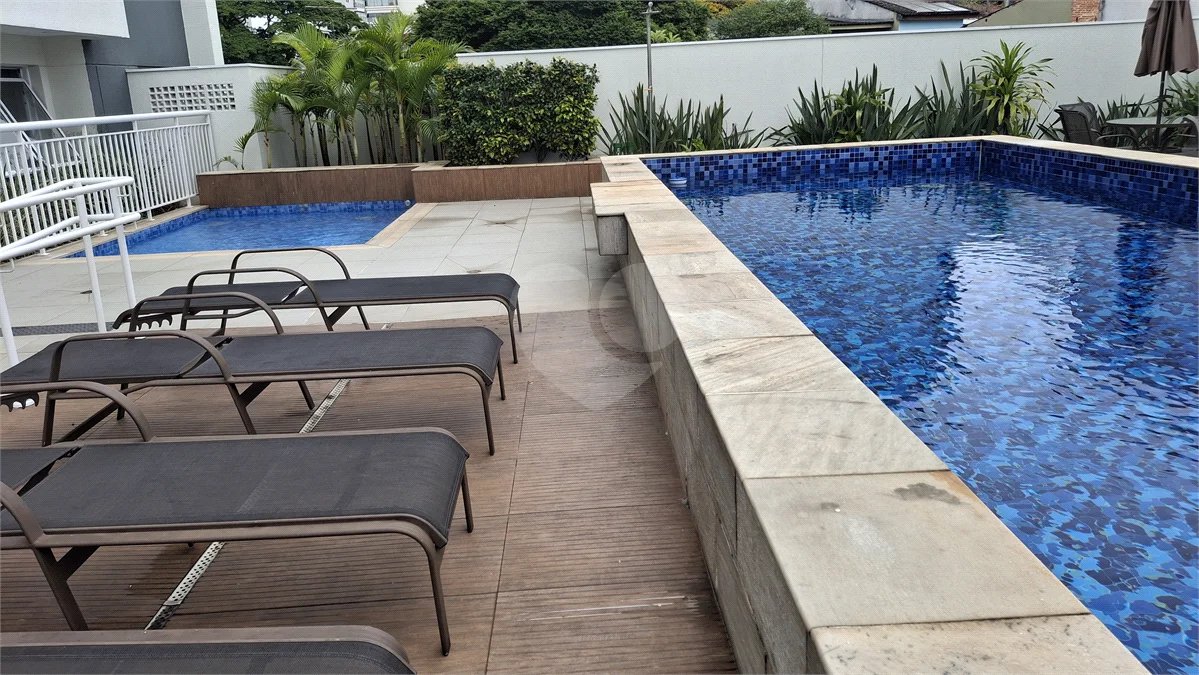 Apartamento com 2 vagas no Campo Belo