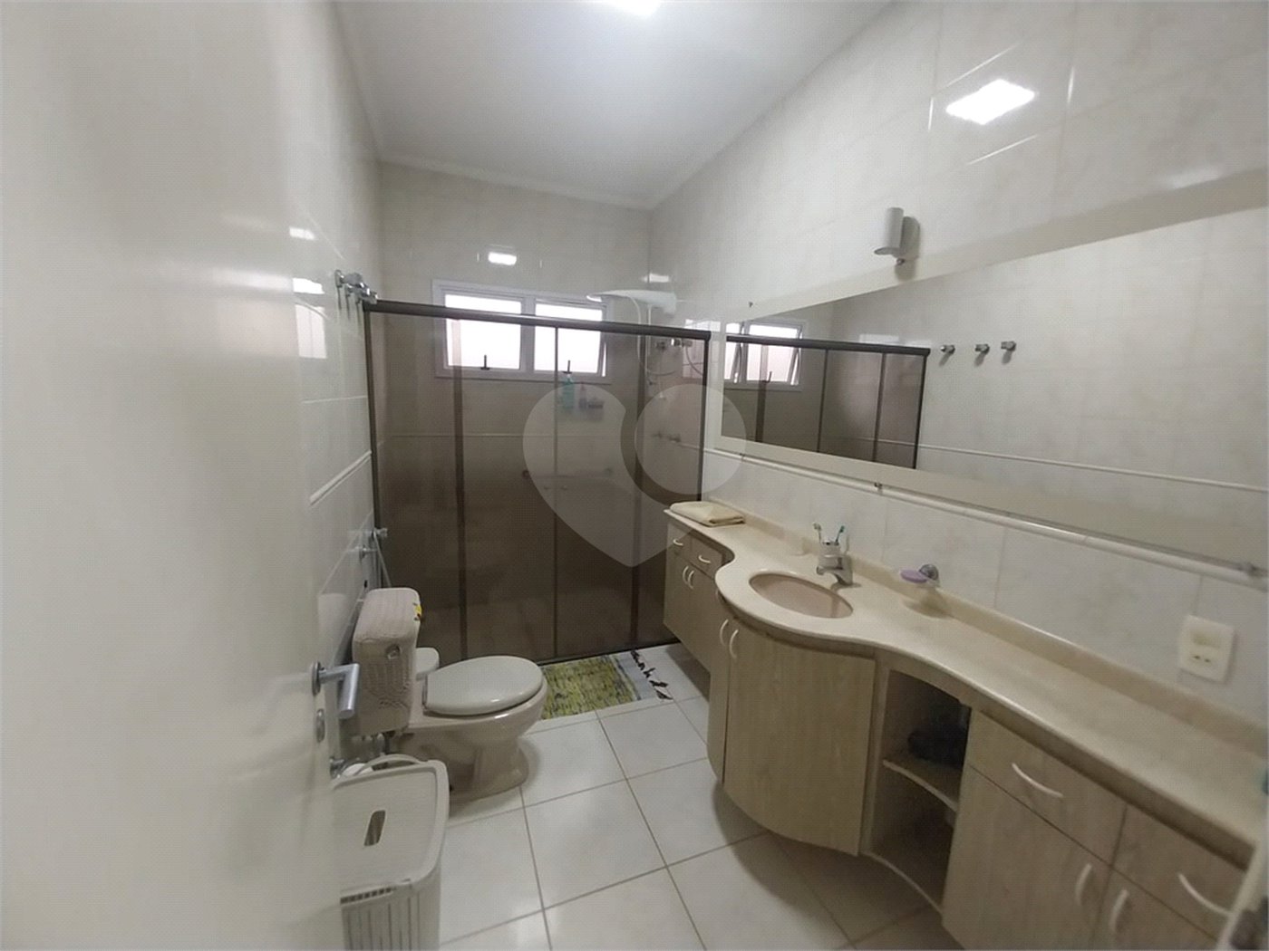 Casa Térrea Disponível para Locação e Venda no Condomínio Vilaggio Capriccio