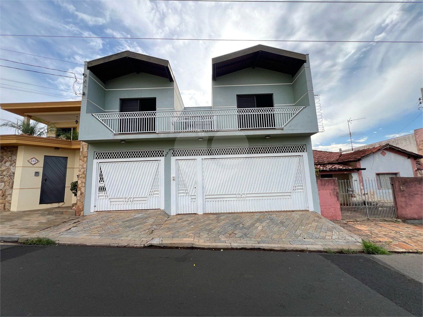 Casa a venda com 5 quartos em São Carlos