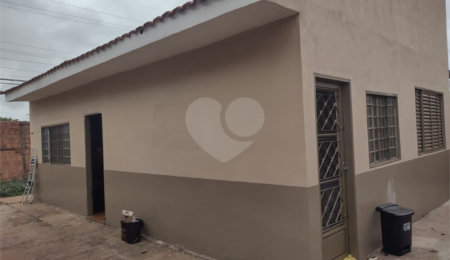 Casa à venda com 2 quartos em Parque das Hortências, Araraquara, SP
