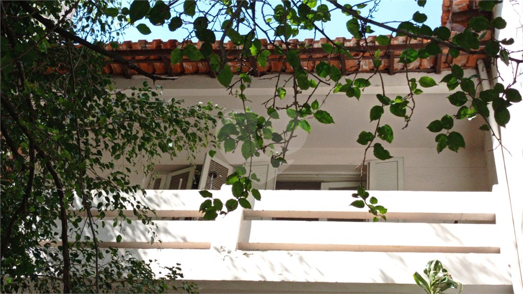 APARTAMENTO DE 3 QUARTOS À VENDA NO PARAÍSO