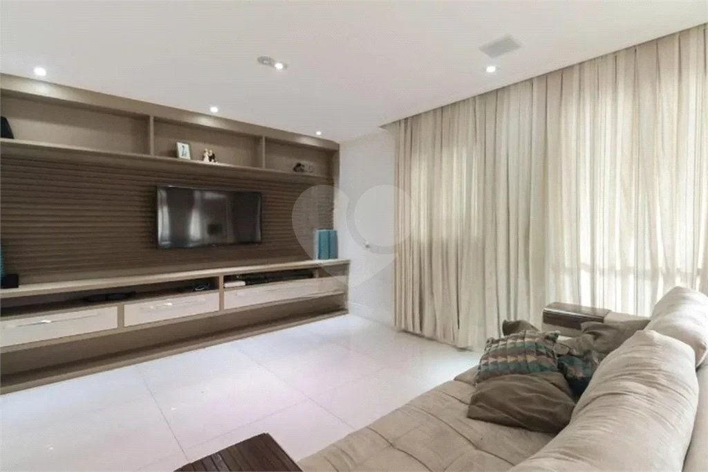 Apartamento na Mooca com 204m² amplo à venda 3 quartos, sendo 3 suítes, e 4 vagas