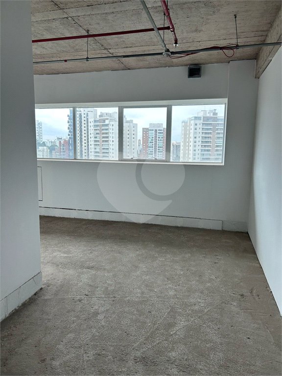 Oportunidade! Sala Comercial de 74m² com Estrutura Completa